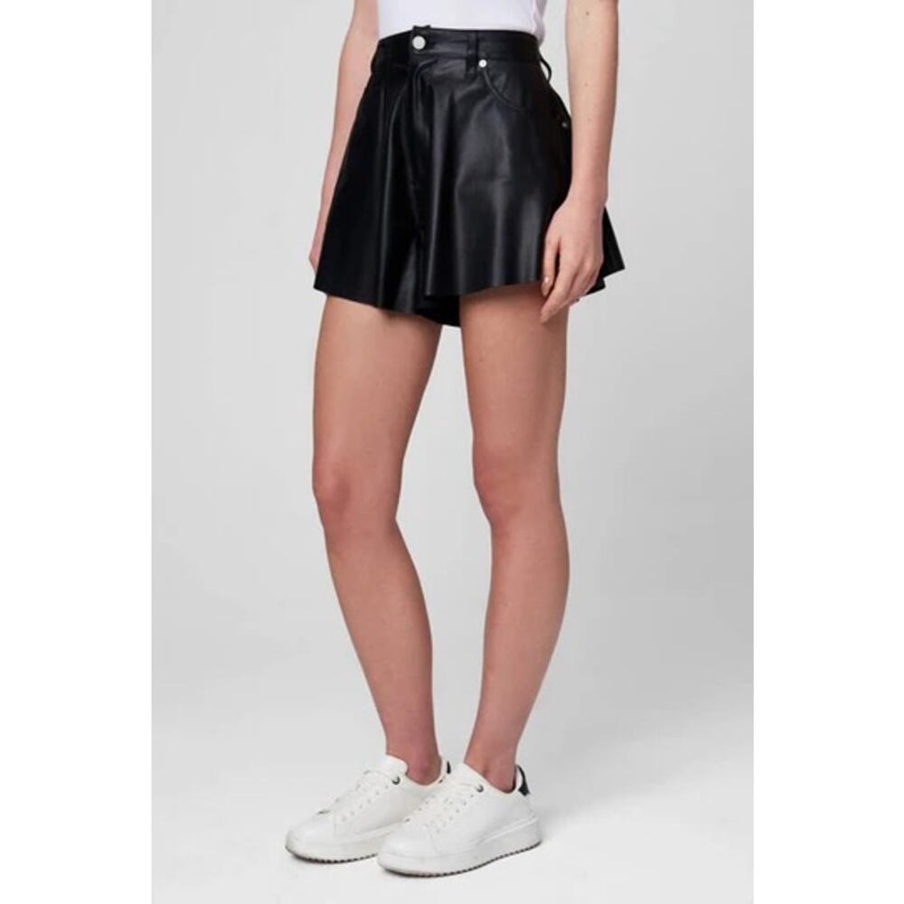 #15A NWT- Faux Leather Flare Short In‎ Stunner Move Size:31